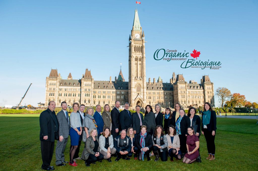 Image for titled: The Famous Five and the Four Asks